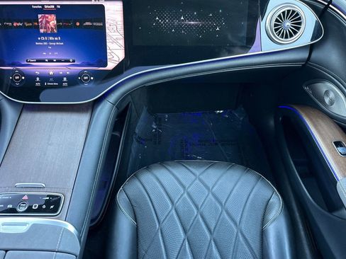 Certified 2022 Mercedes-Benz EQS 580 4MATIC Sedan image 31