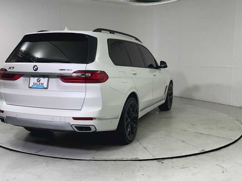 Used 2022 BMW X7 xDrive40i w/ Premium Package image 2