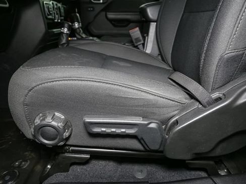 Used 2023 Jeep Wrangler Unlimited w/ Sun & Screen Package AWD/4WD image 38