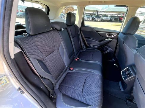 Used 2022 Subaru Forester Premium image 18