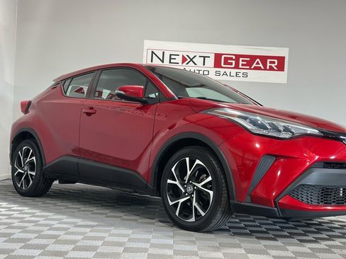 Used 2021 Toyota C-HR XLE image 2