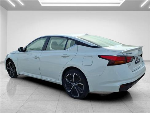 Used 2024 Nissan Altima 2.5 SR AWD/4WD image 7