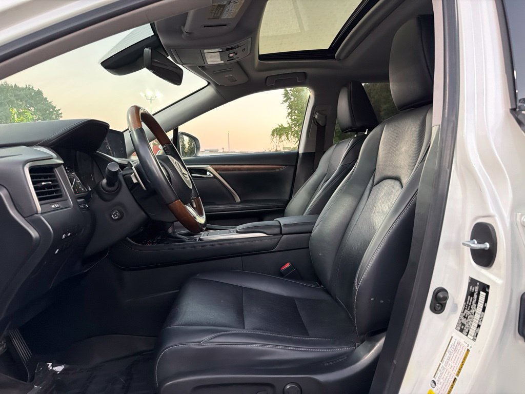 Used 2020 Lexus RX 350L Premium w/ Premium Package AWD/4WD image 10