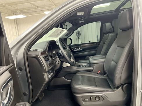 Used 2023 Chevrolet Tahoe Z71 w/ Luxury Package AWD/4WD image 20