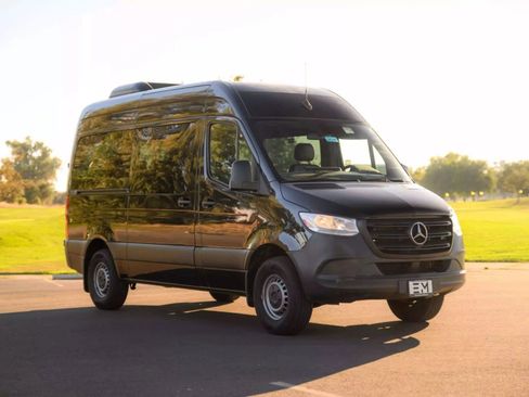 Used 2019 Mercedes-Benz Sprinter 2500 image 1