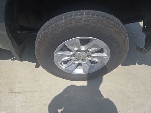 Used 2025 Chevrolet Silverado 1500 LT AWD/4WD image 41