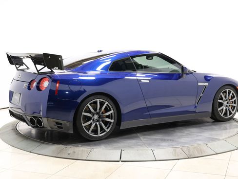Used 2014 Nissan GT-R Premium image 56