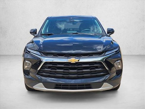 Used 2025 Chevrolet Blazer LT FWD image 2