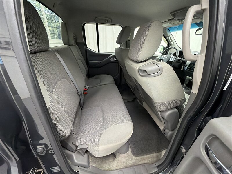 Used 2013 Nissan Frontier SV w/ SV Value Truck Pkg AWD/4WD image 14