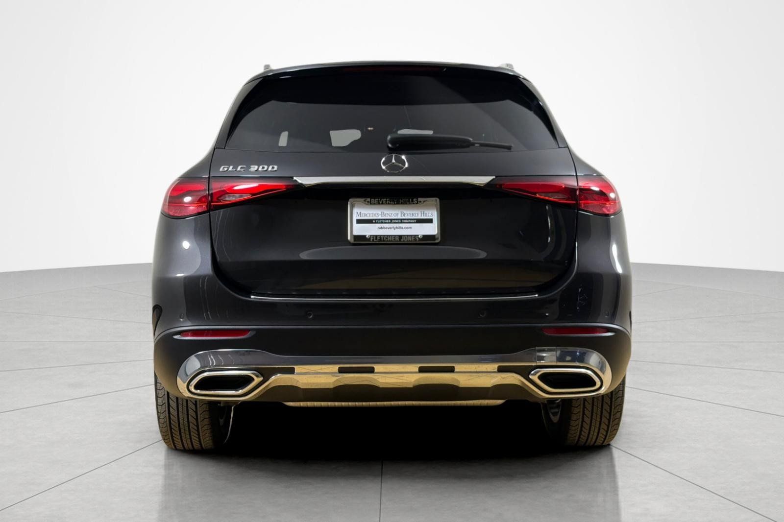 Used 2026 Mercedes-Benz GLC 300 image 4