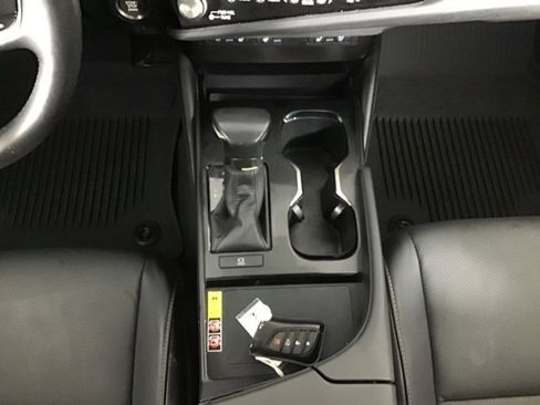 Used 2023 Lexus ES 350 w/ Premium Package image 11