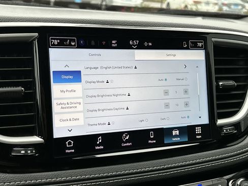 New 2026 Chrysler Pacifica Select w/ S Appearance Package image 13