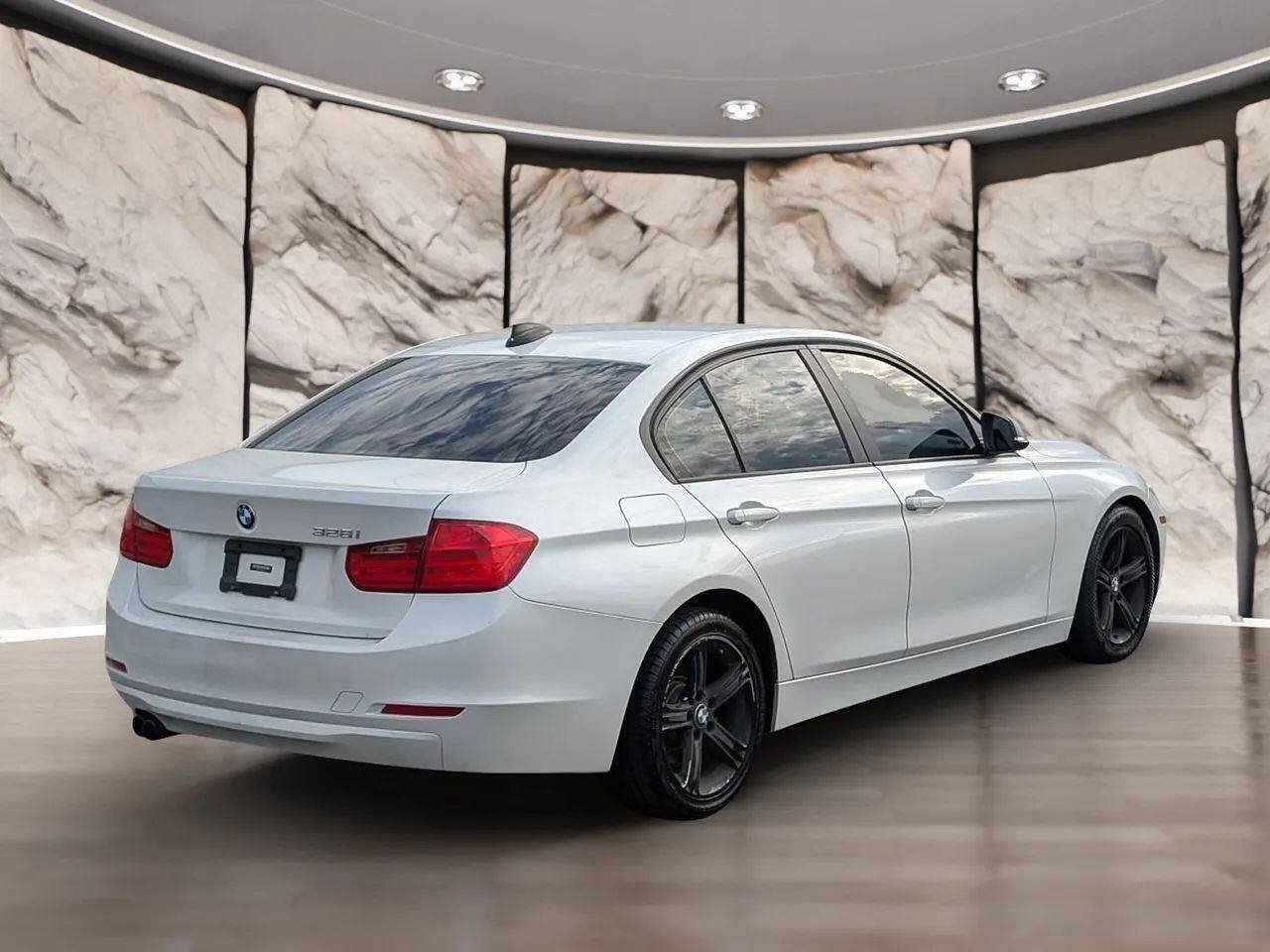 Used 2012 BMW 328i Sedan RWD image 11