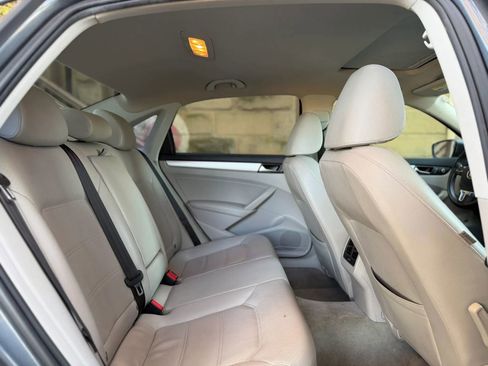 Used 2013 Volkswagen Passat 2.5 SE image 22