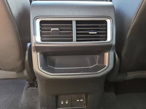 Used 2024 Volkswagen Atlas Cross Sport SE FWD image 16