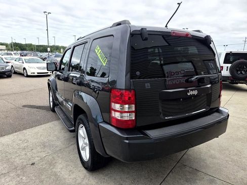 Used 2010 Jeep Liberty Limited image 7