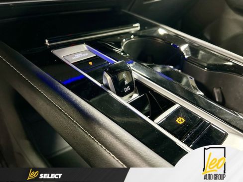 Used 2024 Volkswagen Atlas Cross Sport SEL Premium R-Line image 17