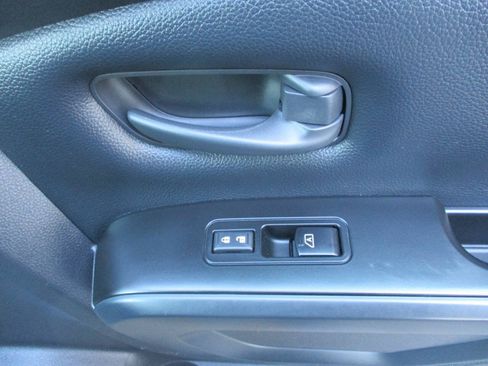 Used 2023 Nissan Titan S AWD/4WD image 30