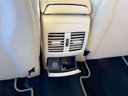 Used 2017 Mercedes-Benz GLA 250 w/ Premium Package image 24