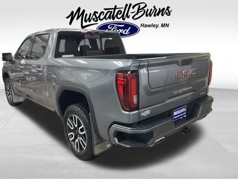 Used 2022 GMC Sierra 1500 AT4 w/ Technology Package AWD/4WD image 3