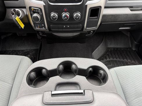 Used 2020 RAM 1500 Classic SLT image 25