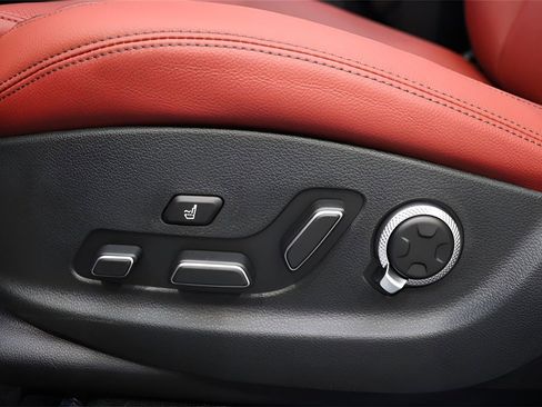 New 2026 Genesis GV70 2.5T Sport Prestige image 9