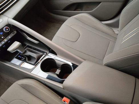 Used 2023 Hyundai Elantra SEL w/ Convenience Package image 26