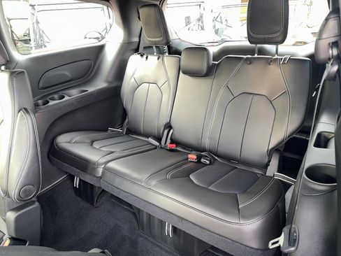 New 2026 Chrysler Pacifica Select w/ S Appearance Package image 21