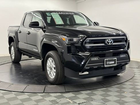 Used 2026 Toyota Tacoma SR5 AWD/4WD image 8