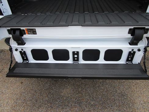 New 2026 GMC Sierra 2500 SLE w/ SLE Value Package; AWD/4WD image 22