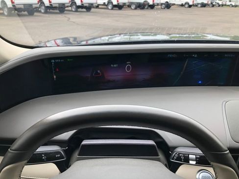 Used 2024 Lincoln Nautilus Premier w/ Equipment Group 102A image 8