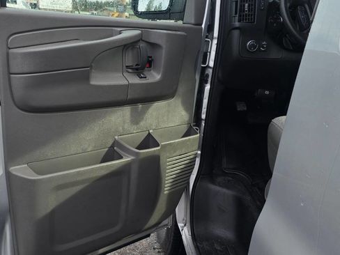 Used 2015 Chevrolet Express 2500 LS image 10
