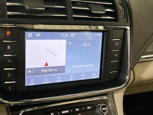 Used 2020 Lincoln Continental AWD w/ Premium Package image 15