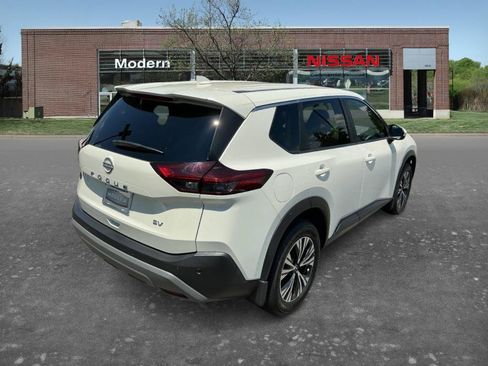 Certified 2023 Nissan Rogue SV FWD image 4