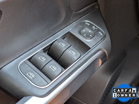 Used 2025 Mercedes-Benz GLB 250 4MATIC image 27