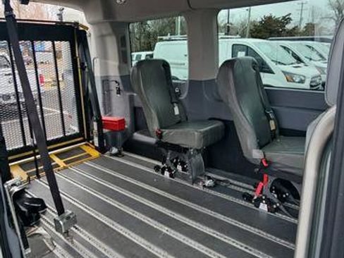 Used 2015 Ford Transit 150 XL image 5