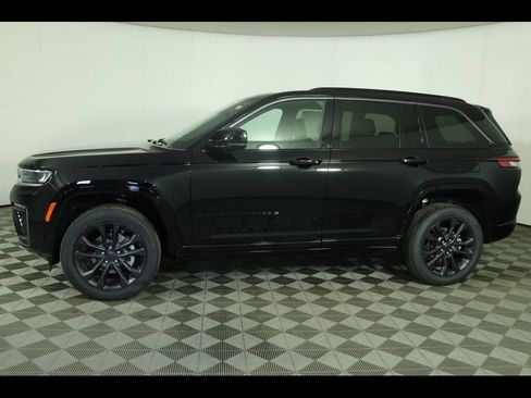 New 2026 Jeep Grand Cherokee Limited AWD/4WD image 16