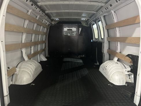 Used 2024 GMC Savana 2500 w/ Driver Convenience Package image 21