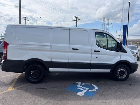 Used 2017 Ford Transit 150 130 Low Roof RWD image 4