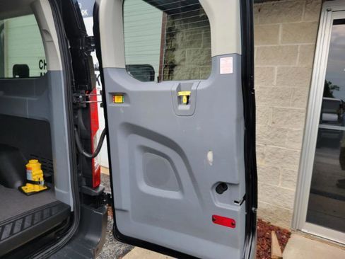 Used 2018 Ford Transit 150 XL RWD image 18