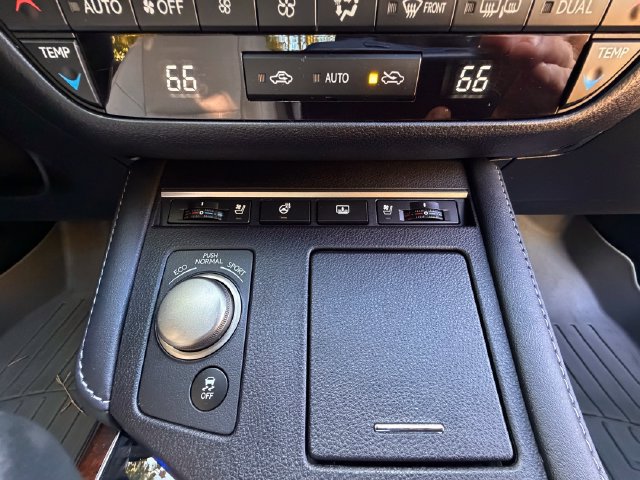 Used 2017 Lexus ES 350 w/ Luxury Package FWD image 29