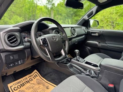 Used 2023 Toyota Tacoma TRD Off-Road AWD/4WD image 10