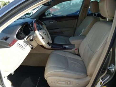 Used 2011 Toyota Avalon Limited image 38
