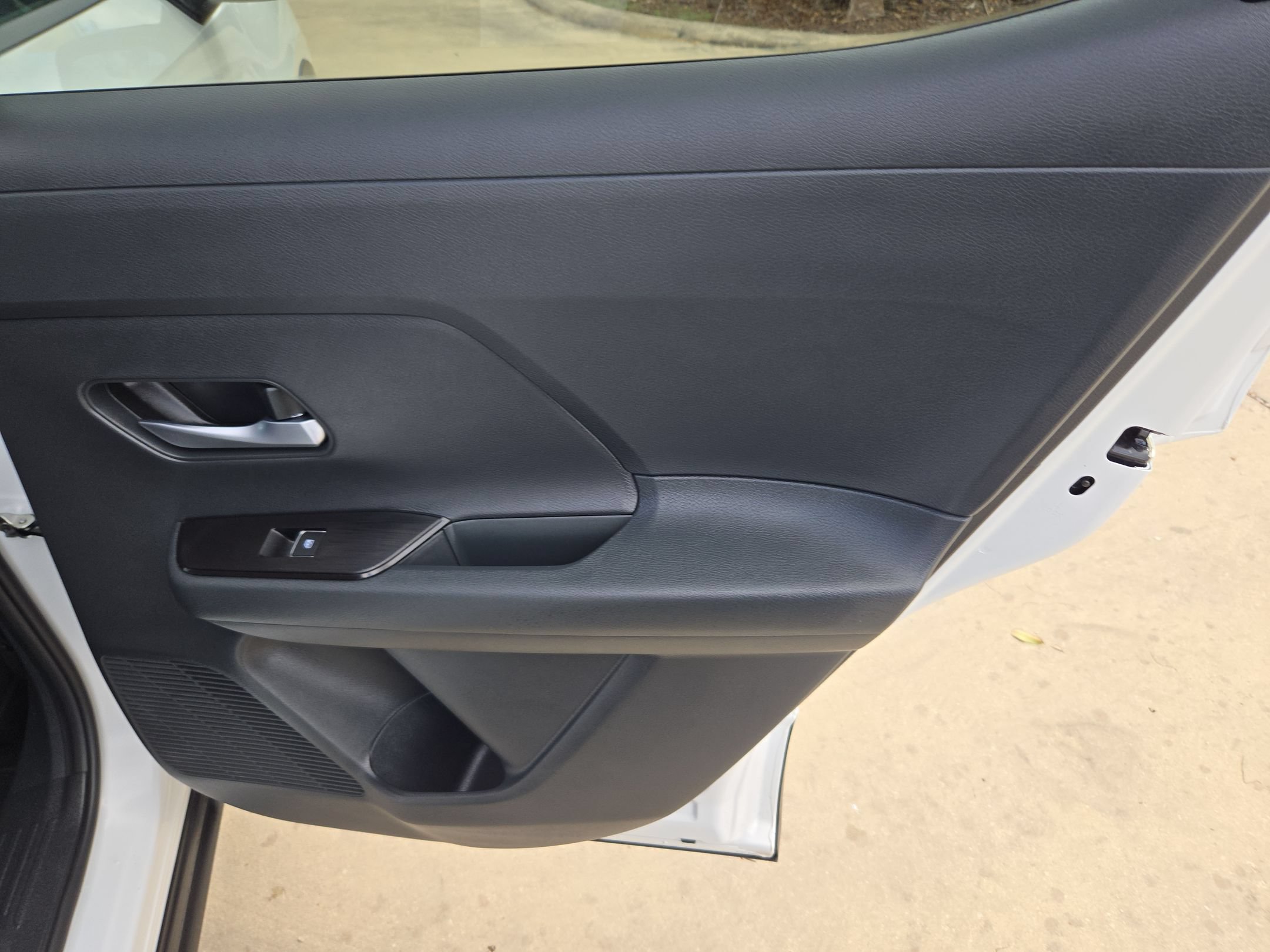 Certified 2026 Nissan Kicks SR w/ Cold Weather Package FWD image 26