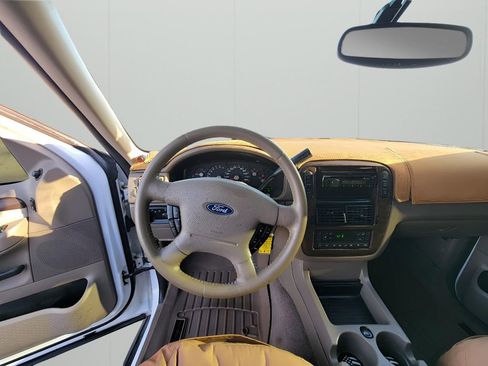 Used 2005 Ford Explorer Eddie Bauer image 16