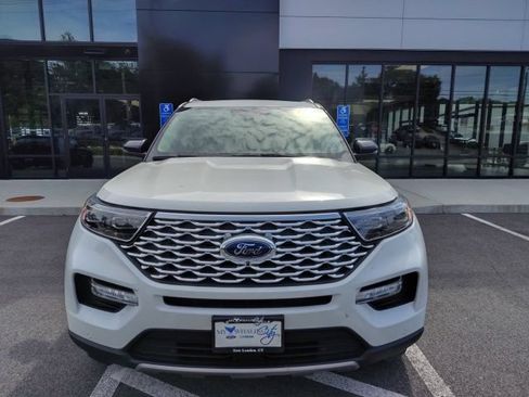 Used 2020 Ford Explorer Platinum w/ Premium Technology Package AWD/4WD image 2