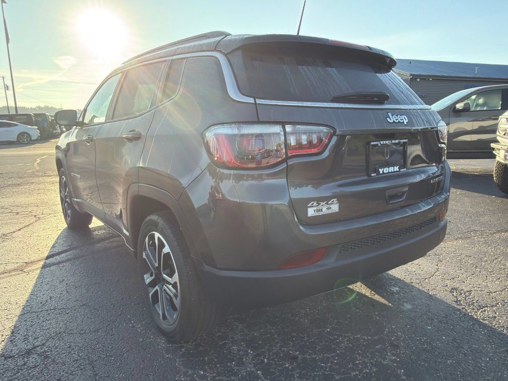 Used 2022 Jeep Compass Limited w/ Sun and Sound Group AWD/4WD image 4