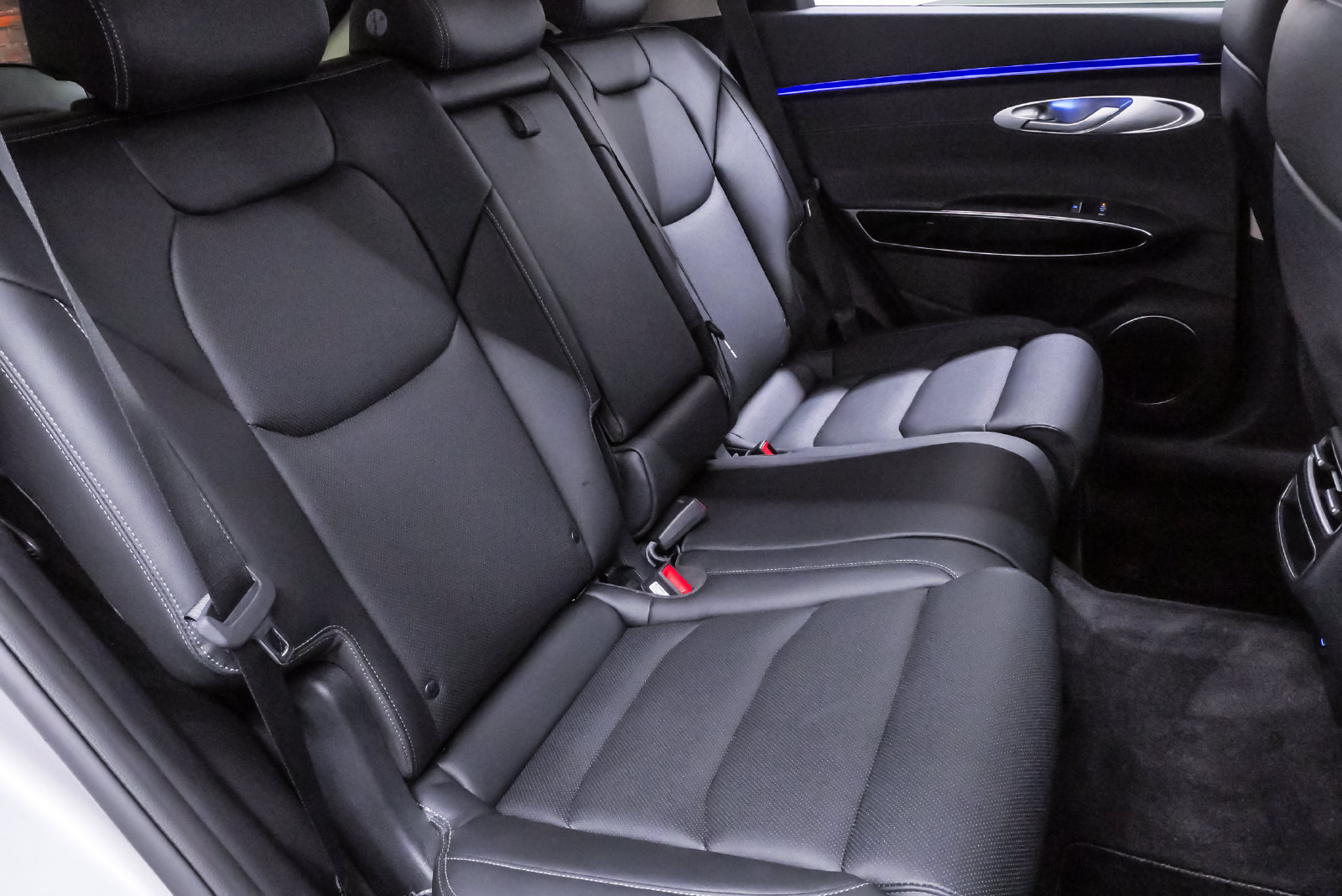 Certified 2026 Genesis GV70 2.5T AWD/4WD image 11