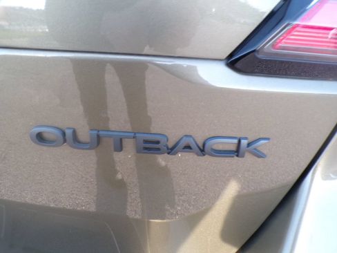 Used 2025 Subaru Outback Onyx Edition AWD/4WD image 5