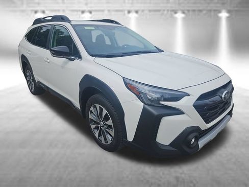 Certified 2025 Subaru Outback Limited AWD/4WD image 3